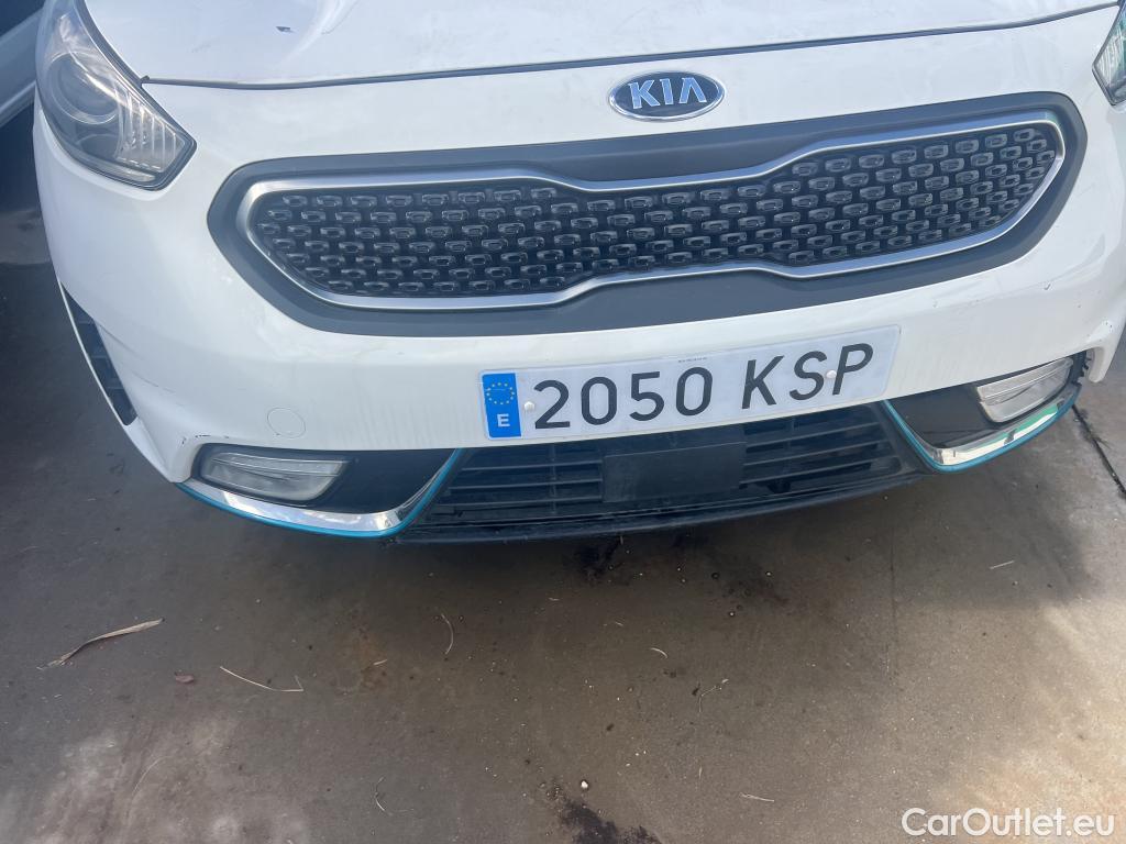  KIA  Niro KIA  Hïbrido Enchufable / 2016 / 5P / crossover 1.6 GDi Híbrido Enchufable 104kW Concept #16