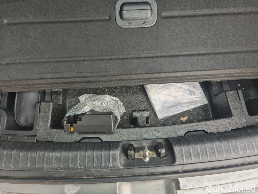  KIA  Niro KIA e- / 2016 / 5P / crossover e- 150kW (204CV) Drive (Long Range) #3