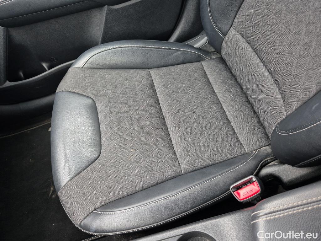  KIA  Niro KIA  / 2019 / 5P / crossover 1.6 GDi PHEV 104kW (141CV) Drive #1