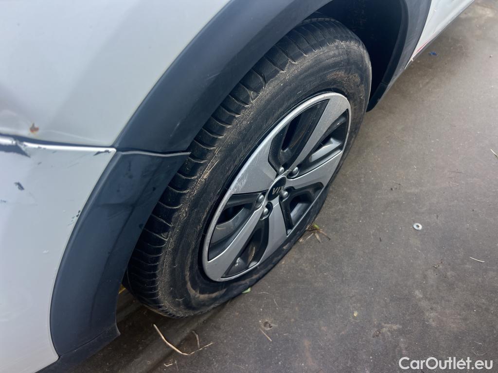  KIA  Niro KIA  Hïbrido Enchufable / 2016 / 5P / crossover 1.6 GDi Híbrido Enchufable 104kW Concept #66