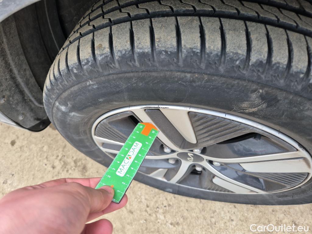  KIA  Niro KIA  / 2019 / 5P / crossover 1.6 GDi PHEV 104kW (141CV) Drive #15