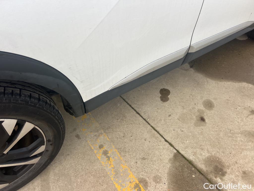  Peugeot  2008 PEUGEOT  / 2019 / 5P / todoterreno Allure Pack BlueHDI 81kW (110CV) (AC) #19