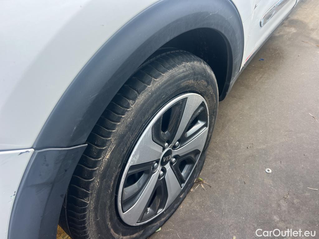  KIA  Niro KIA  Hïbrido Enchufable / 2016 / 5P / crossover 1.6 GDi Híbrido Enchufable 104kW Concept #70