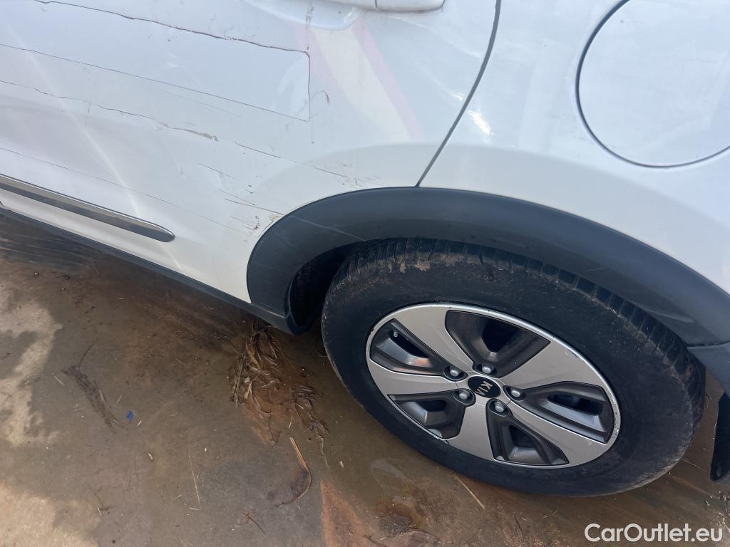  KIA  Niro KIA  Hïbrido Enchufable / 2016 / 5P / crossover 1.6 GDi Híbrido Enchufable 104kW Concept #72