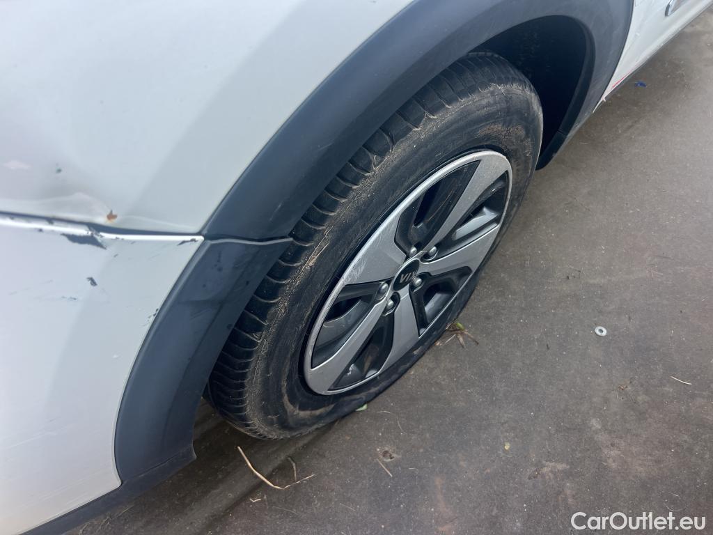  KIA  Niro KIA  Hïbrido Enchufable / 2016 / 5P / crossover 1.6 GDi Híbrido Enchufable 104kW Concept #18