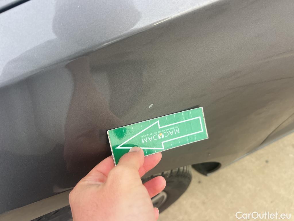  Mercedes  A-Klasse MERCEDES-BENZ Clase A / 2018 / 4P / sedán Sedán A 250 e #23