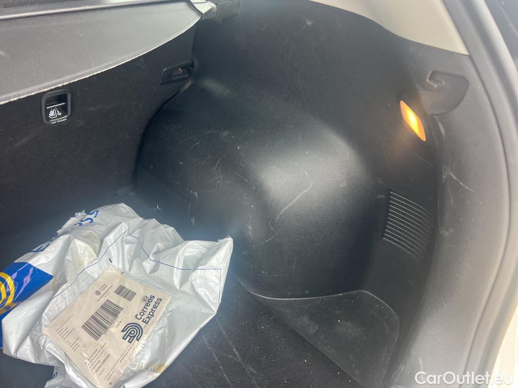  KIA  Niro KIA  / 2019 / 5P / crossover 1.6 GDi HEV 104kW (141CV) Drive #13