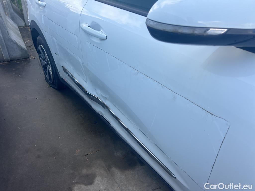  KIA  Niro KIA  Hïbrido Enchufable / 2016 / 5P / crossover 1.6 GDi Híbrido Enchufable 104kW Concept #22