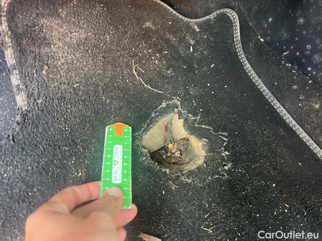  KIA  Niro KIA  Hïbrido Enchufable / 2016 / 5P / crossover 1.6 GDi Híbrido Enchufable 104kW Concept #37