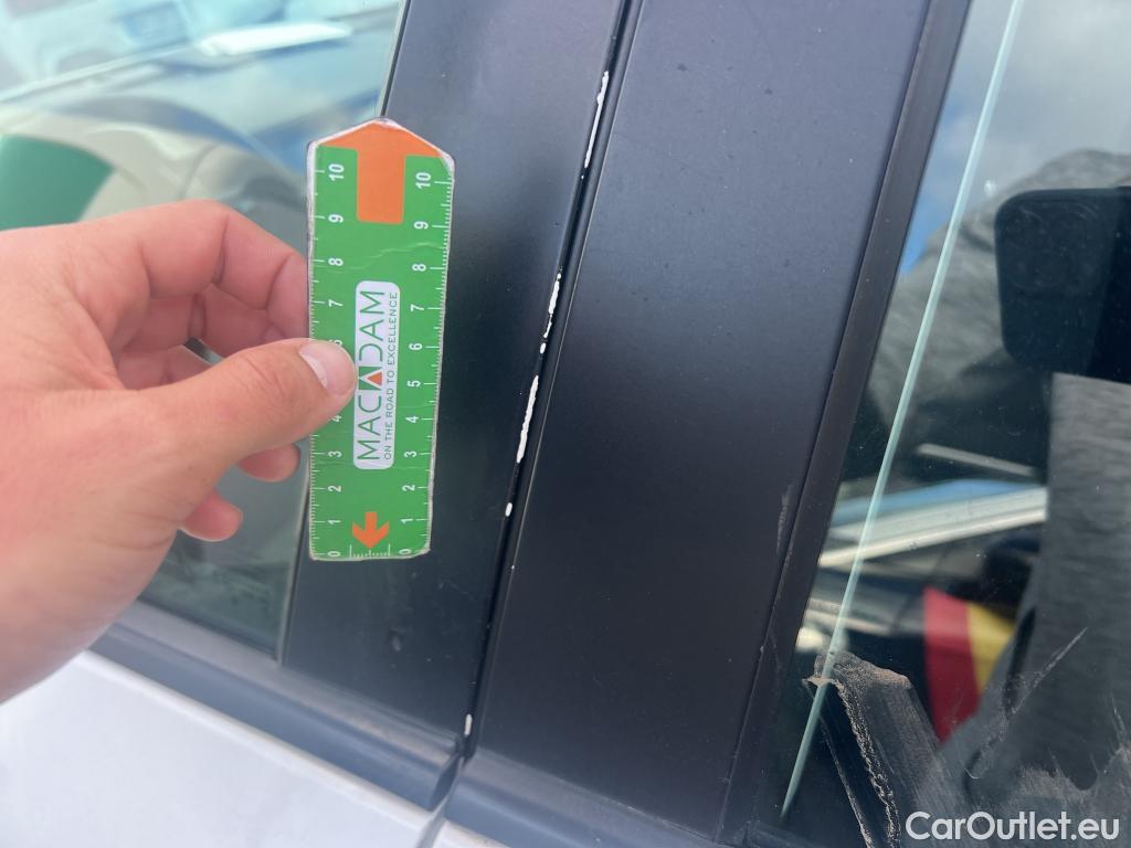  KIA  Niro KIA  Hïbrido Enchufable / 2016 / 5P / crossover 1.6 GDi Híbrido Enchufable 104kW Concept #34