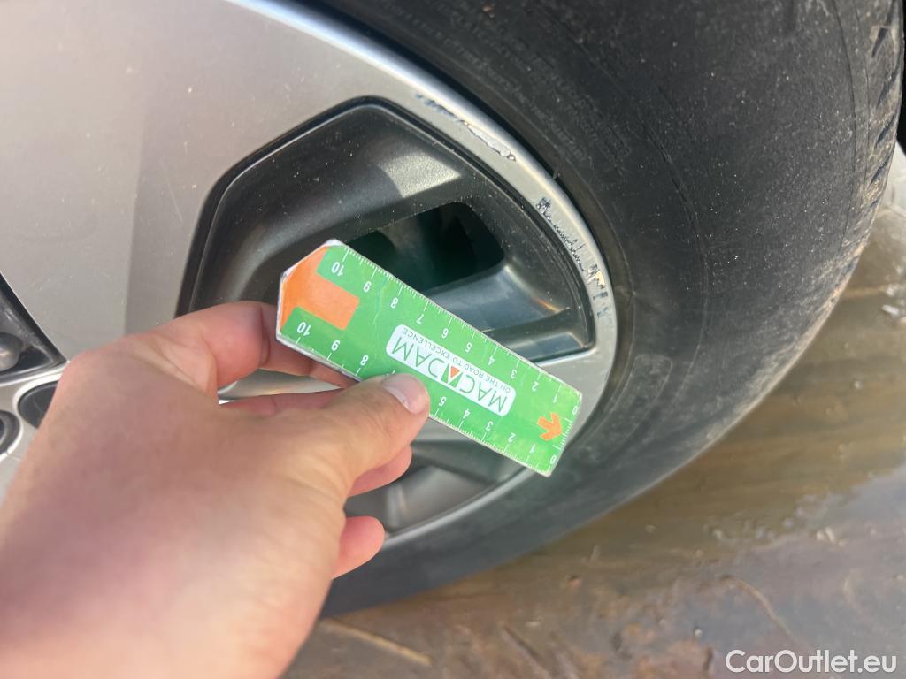  KIA  Niro KIA  Hïbrido Enchufable / 2016 / 5P / crossover 1.6 GDi Híbrido Enchufable 104kW Concept #65