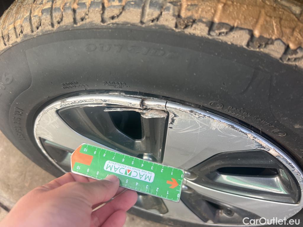  KIA  Niro KIA  Hïbrido Enchufable / 2016 / 5P / crossover 1.6 GDi Híbrido Enchufable 104kW Concept #63