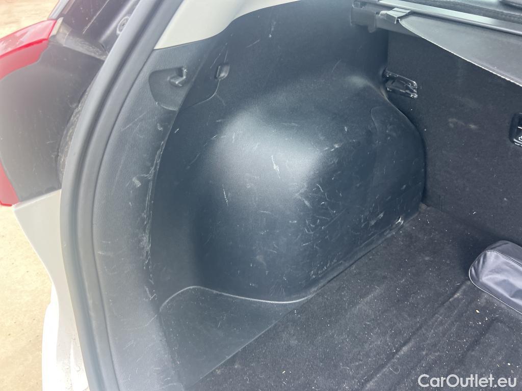  KIA  Niro KIA  / 2019 / 5P / crossover 1.6 GDi HEV 104kW (141CV) Drive #11