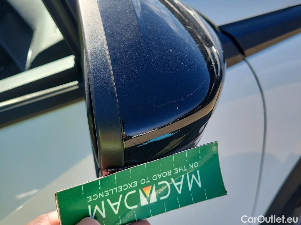  Peugeot  2008 PEUGEOT  / 2019 / 5P / todoterreno Active Pack BlueHDI 81kW (110CV) #17