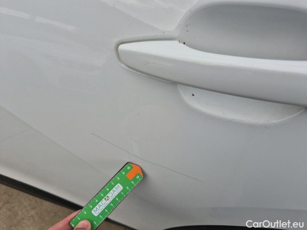  Peugeot  2008 PEUGEOT  / 2019 / 5P / todoterreno Active Pack BlueHDI 81kW (110CV) #23