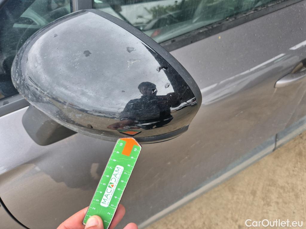  Renault  Captur RENAULT  / 2019 / 5P / todoterreno Intens TCe 90 #36