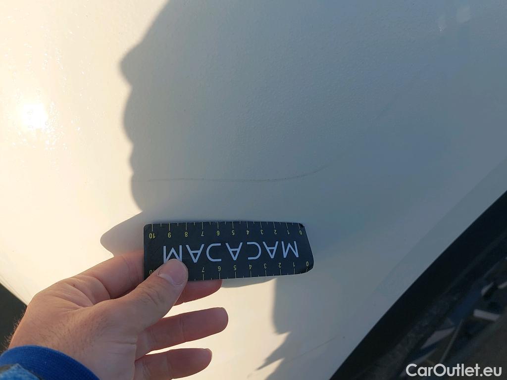  Peugeot  2008 PEUGEOT  / 2019 / 5P / todoterreno Allure BlueHDI 81kW (110CV) #19