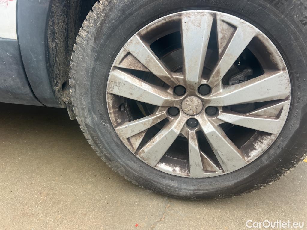  Peugeot  3008 PEUGEOT  / 2020 / 5P / todoterreno 1.5 BlueHDi 96kW (130CV) S&S Active Pack #22