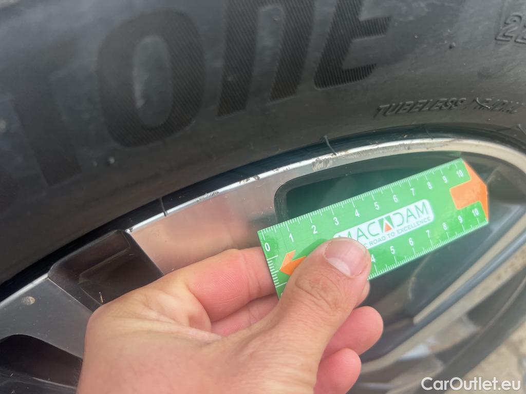  Peugeot  3008 PEUGEOT  Hybrid / 2020 / 5P / todoterreno 225 e-EAT8 Allure #2