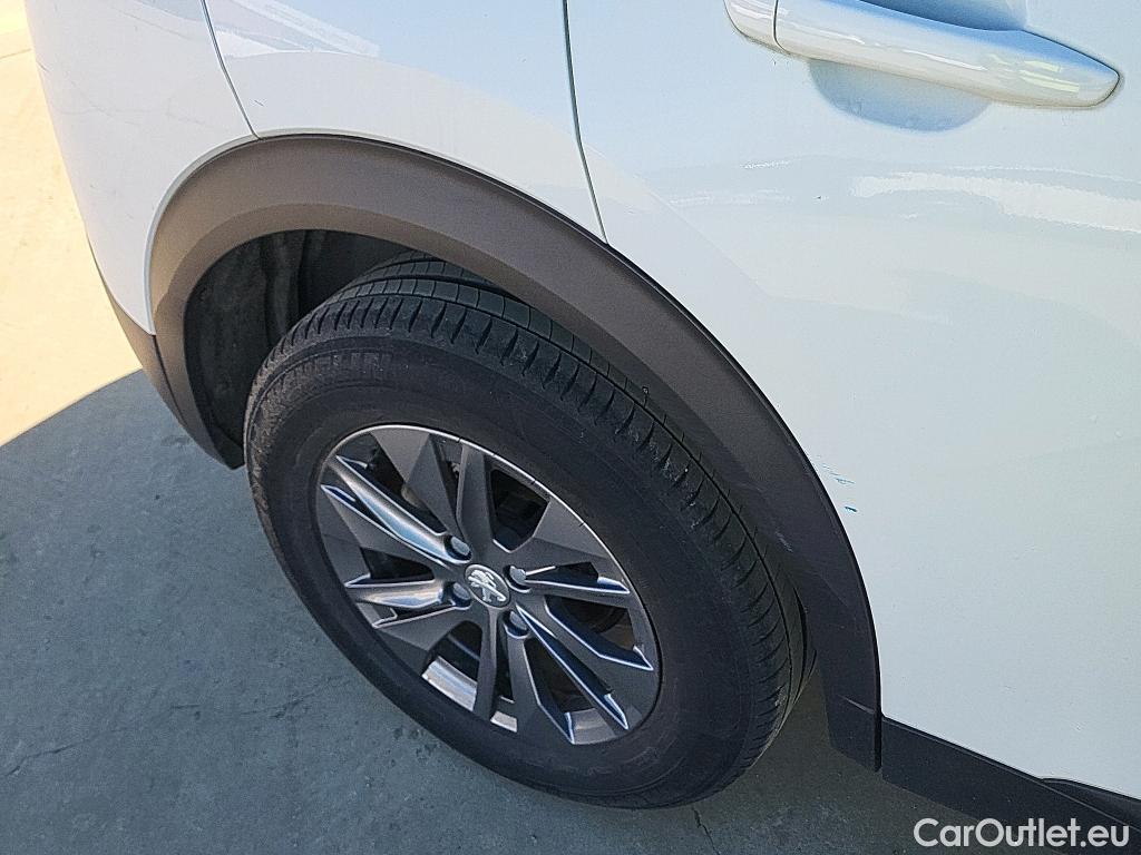  Peugeot  2008 PEUGEOT  / 2019 / 5P / todoterreno Active Pack BlueHDI 81kW (110CV) #27