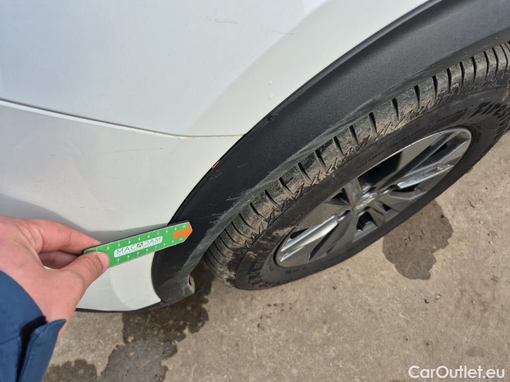  Peugeot  2008 PEUGEOT  / 2019 / 5P / todoterreno Active Pack BlueHDI 81kW (110CV) #17