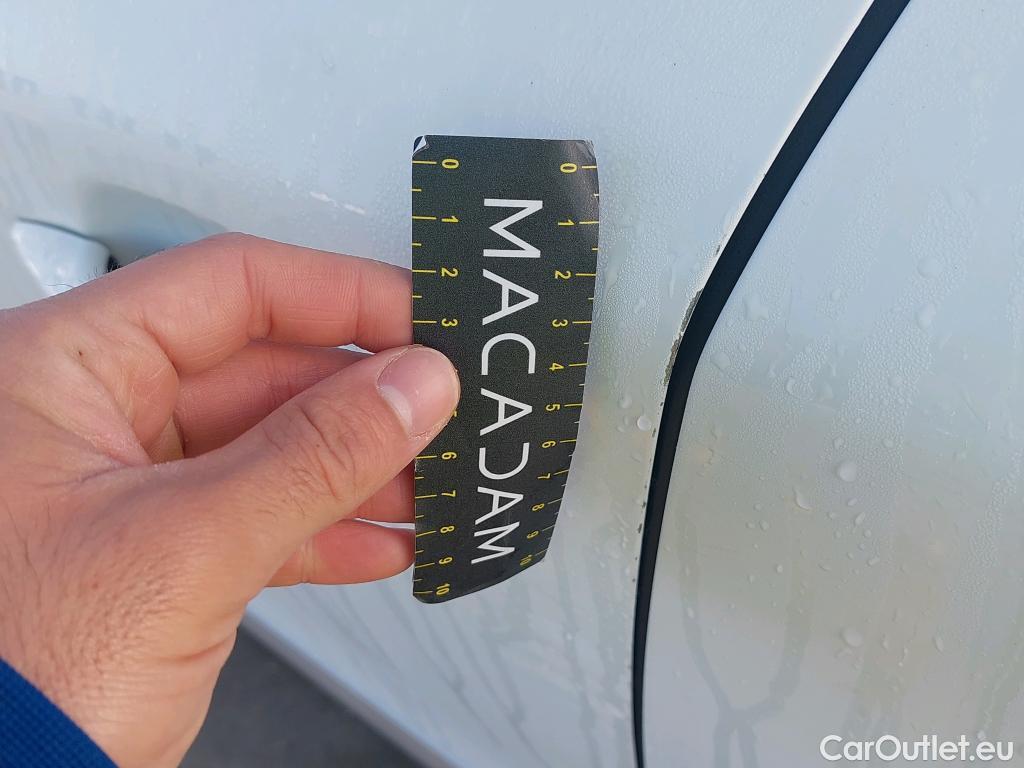  Peugeot  2008 PEUGEOT  / 2019 / 5P / todoterreno Allure BlueHDI 81kW (110CV) #4