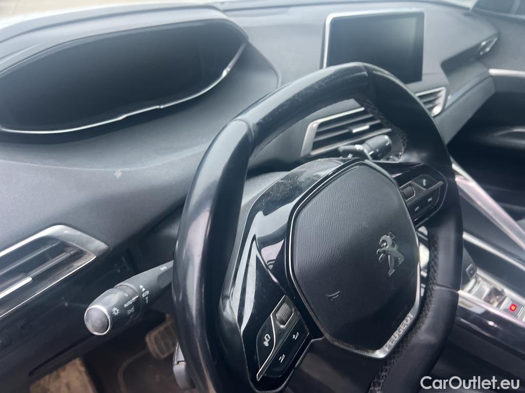  Peugeot  3008 PEUGEOT  / 2016 / 5P / todoterreno 1.5 BlueHDi 96kW (130CV) S&S Allure EAT8 #39