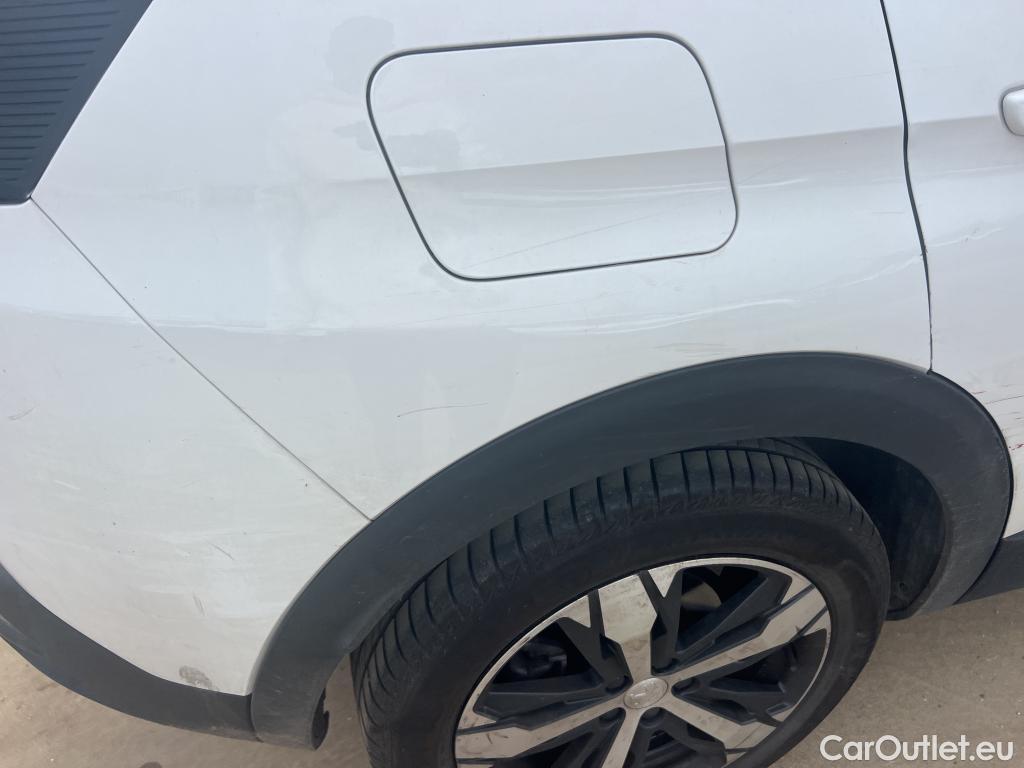  Peugeot  3008 PEUGEOT  / 2016 / 5P / todoterreno 1.5 BlueHDi 96kW (130CV) S&S Allure EAT8 #21