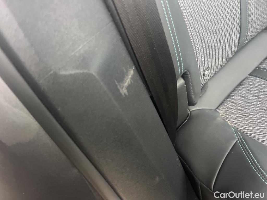  Peugeot  3008 PEUGEOT  Hybrid / 2020 / 5P / todoterreno 225 e-EAT8 Allure #18