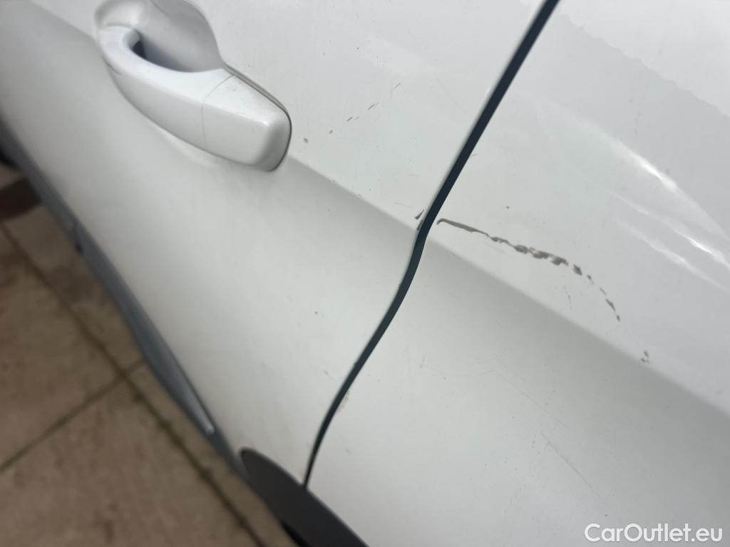  Peugeot  3008 PEUGEOT  / 2016 / 5P / todoterreno 1.5 BlueHDi 96kW (130CV) S&S Allure EAT8 #26