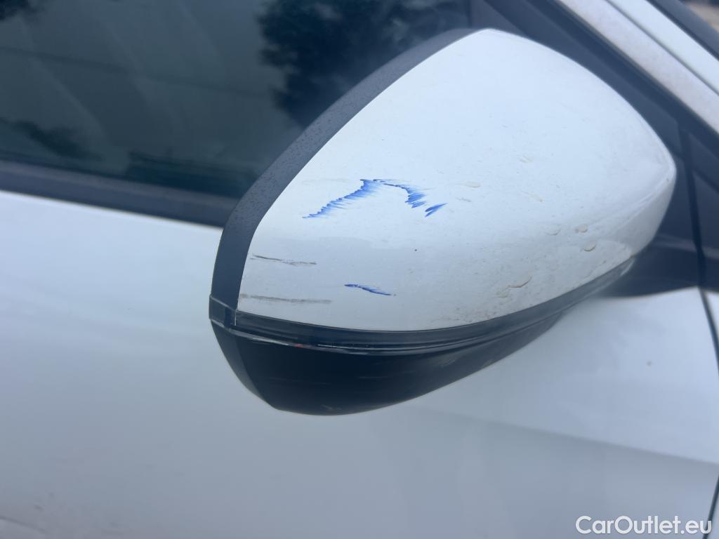  Peugeot  3008 PEUGEOT  / 2016 / 5P / todoterreno 1.5 BlueHDi 96kW (130CV) S&S Allure EAT8 #54