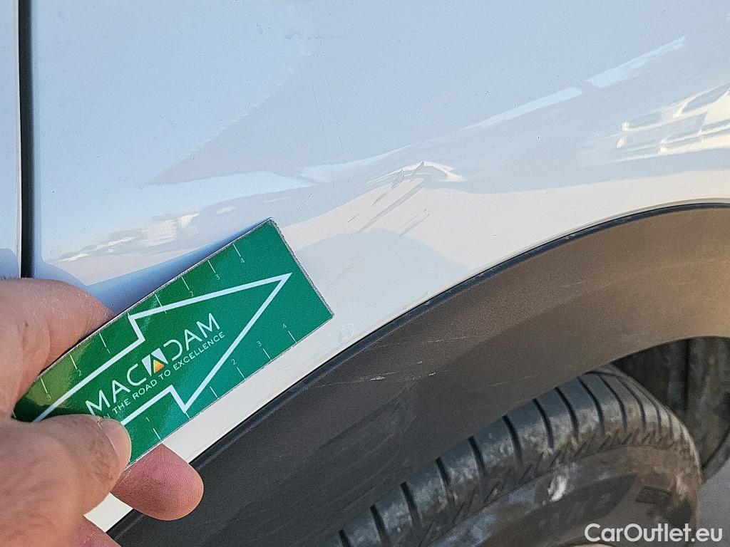  Peugeot  3008 PEUGEOT  / 2016 / 5P / todoterreno 1.5 BlueHDi 96kW (130CV) S&S Active EAT8 #4