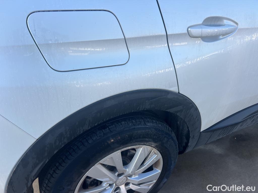  Peugeot  3008 PEUGEOT  / 2020 / 5P / todoterreno 1.2 PureTech 96KW S&S Active Pack EAT8 #3