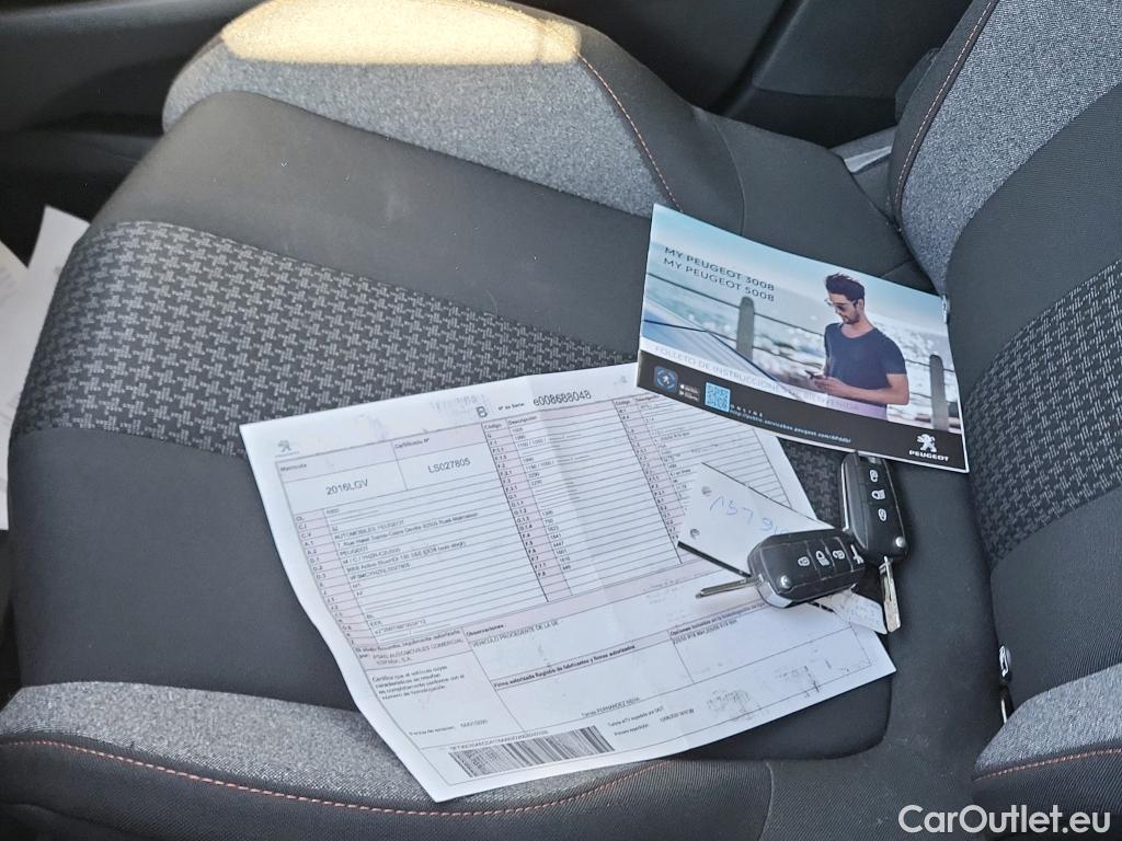  Peugeot  3008 PEUGEOT  / 2016 / 5P / todoterreno 1.5 BlueHDi 96kW (130CV) S&S Active EAT8 #5