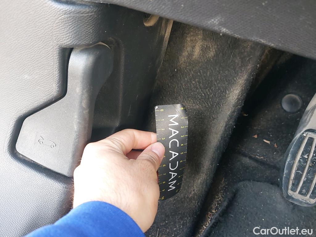  Peugeot  2008 PEUGEOT  / 2019 / 5P / todoterreno Allure BlueHDI 81kW (110CV) #2