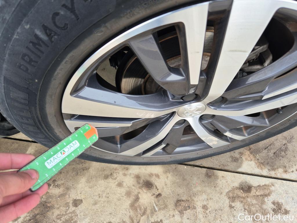  Peugeot  3008 PEUGEOT  Hybrid / 2020 / 5P / todoterreno 225 e-EAT8 Allure (AC2) #7