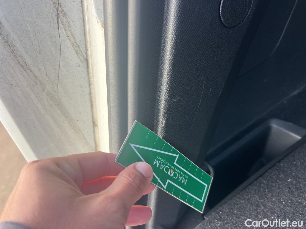  Peugeot  3008 PEUGEOT  / 2020 / 5P / todoterreno 1.2 PureTech 96KW S&S Active Pack EAT8 #24