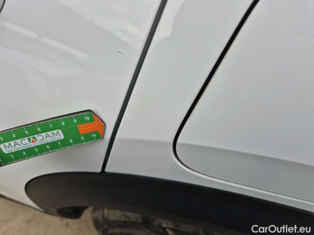  Peugeot  2008 PEUGEOT  / 2019 / 5P / todoterreno Active Pack BlueHDI 81kW (110CV) #24