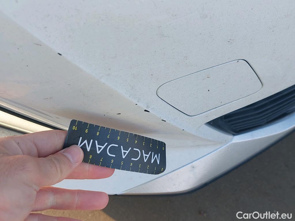  Peugeot  2008 PEUGEOT  / 2019 / 5P / todoterreno Allure BlueHDI 81kW (110CV) #17