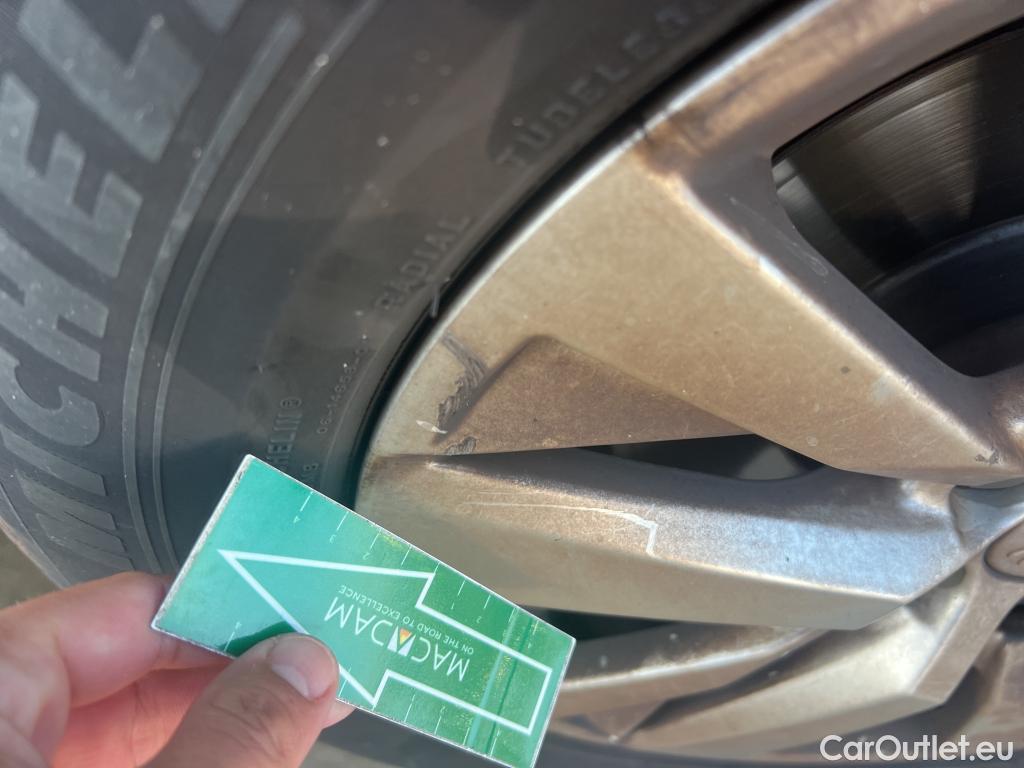  Peugeot  3008 PEUGEOT  / 2020 / 5P / todoterreno 1.2 PureTech 96KW S&S Active Pack EAT8 #16