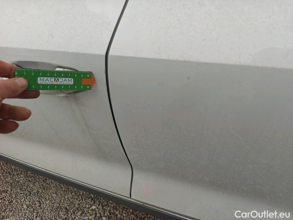  Audi  A3 AUDI  / 2020 / 5P / berlina con portón Sportback Genuine Ed 35 TDI 110kW S tron #6