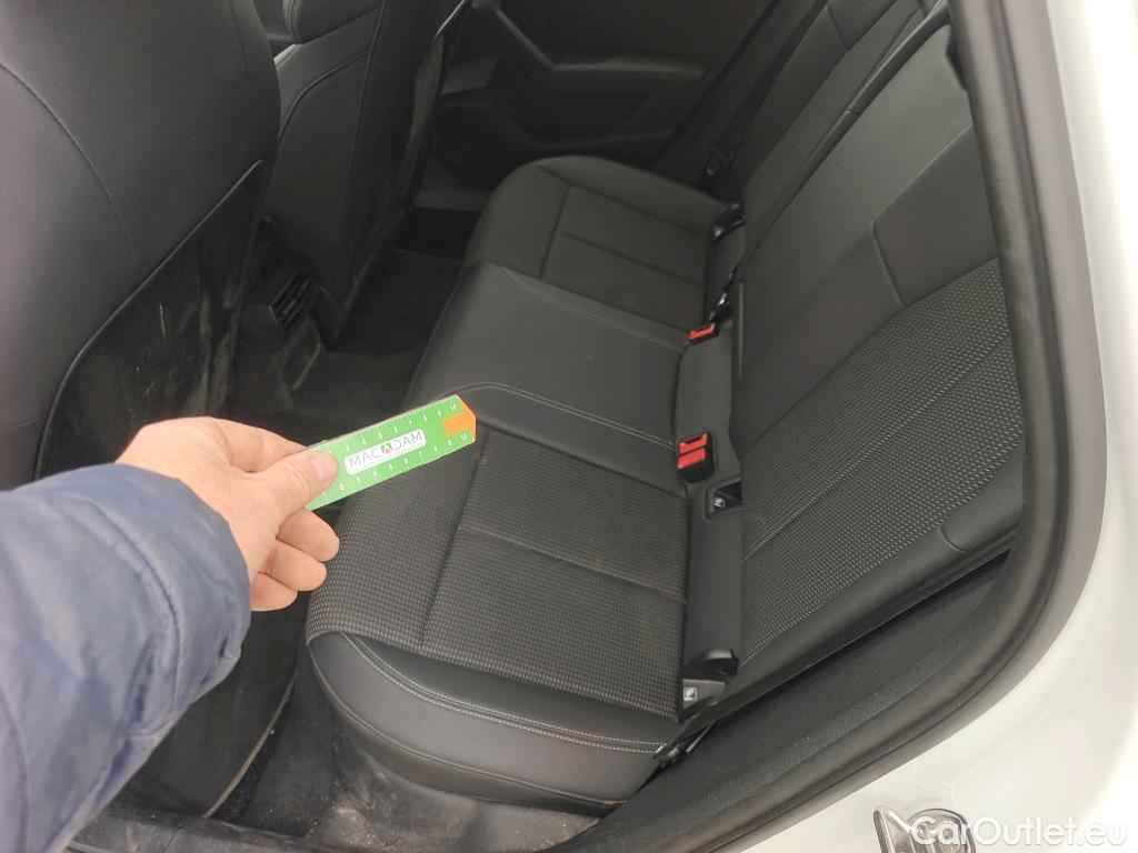  Audi  A3 AUDI  / 2020 / 5P / berlina con portón Sportback Genuine Ed 35 TDI 110kW S tron #12