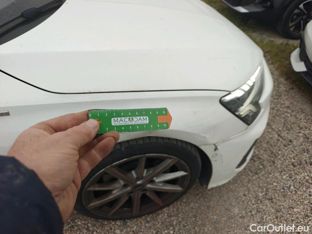  Audi  A3 AUDI  / 2020 / 5P / berlina con portón Sportback Genuine Ed 35 TDI 110kW S tron #1