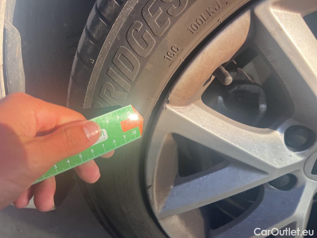  Land Rover  Discovery SEAT Nuevo León / 2020 / 5P / berlina con portón 2.0 TDI 85kW S&S Style Go (AC3) #12