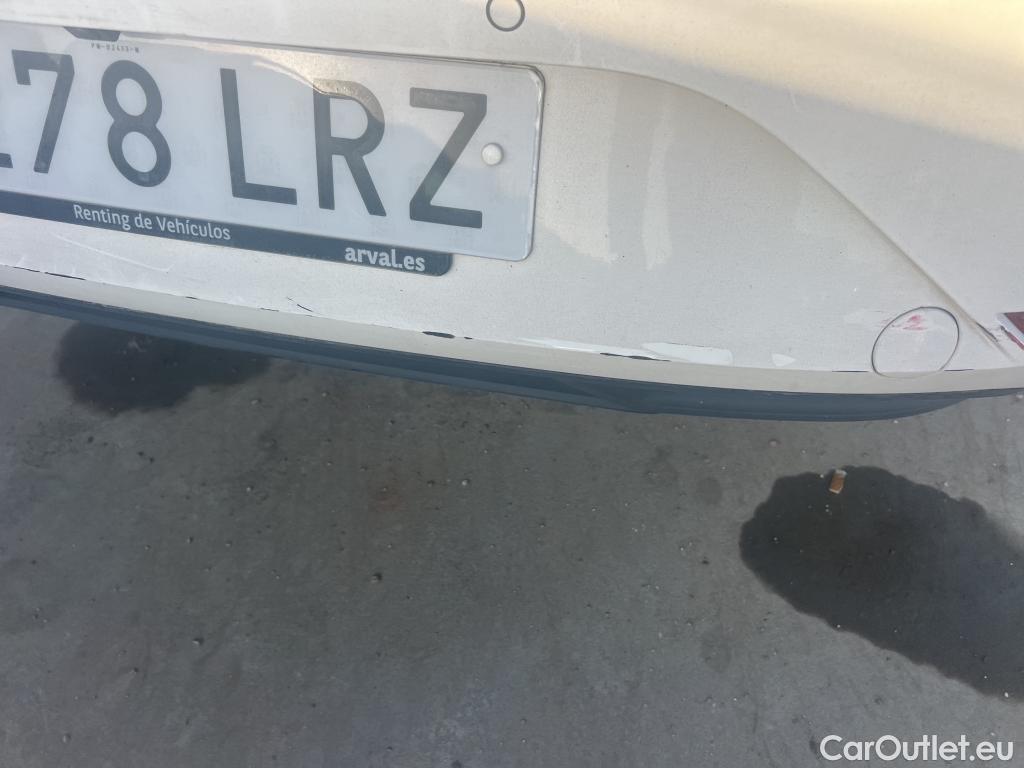  Land Rover  Discovery SEAT Nuevo León / 2020 / 5P / berlina con portón 2.0 TDI 85kW S&S Style Go (AC3) #32