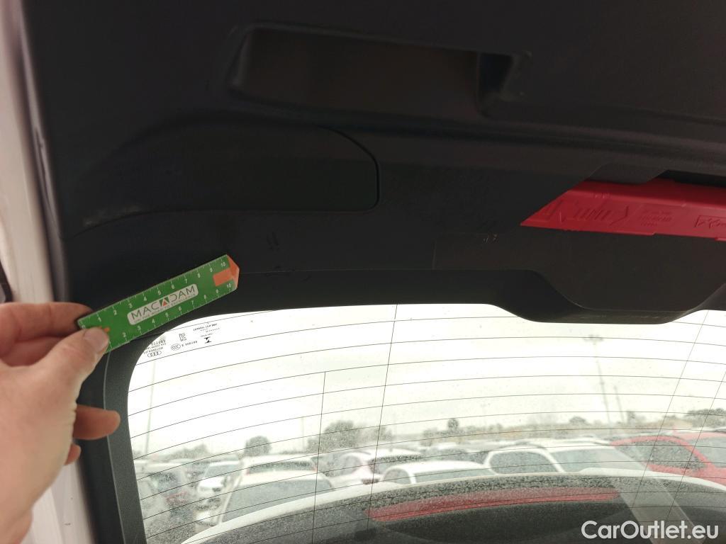  Audi  A3 AUDI  / 2020 / 5P / berlina con portón Sportback Genuine Ed 35 TDI 110kW S tron #24