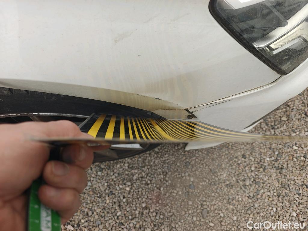  Audi  A3 AUDI  / 2020 / 5P / berlina con portón Sportback Genuine Ed 35 TDI 110kW S tron #4