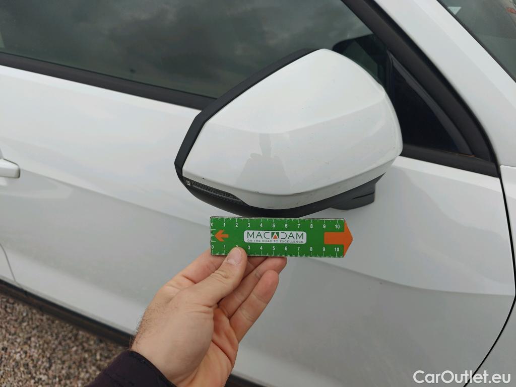  Audi  Q2 AUDI  / 2016 / 5P / todoterreno Design 30 TFSI 85kW (116CV) #24