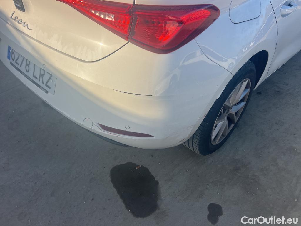  Land Rover  Discovery SEAT Nuevo León / 2020 / 5P / berlina con portón 2.0 TDI 85kW S&S Style Go (AC3) #29