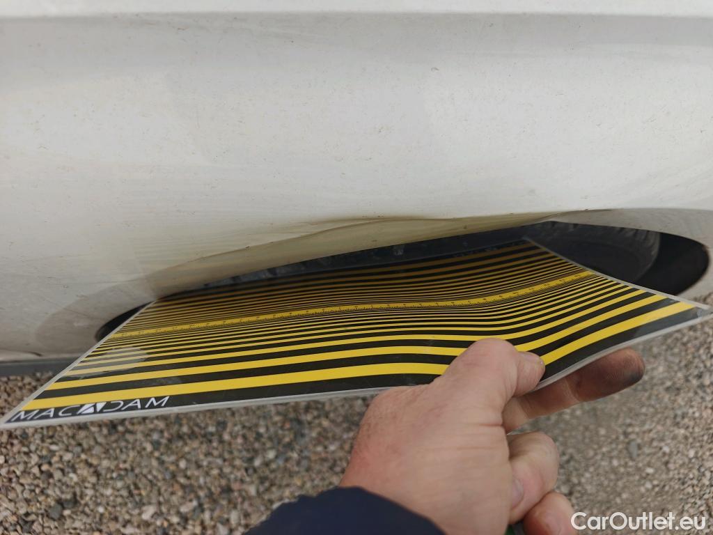  Audi  A3 AUDI  / 2020 / 5P / berlina con portón Sportback Genuine Ed 35 TDI 110kW S tron #2